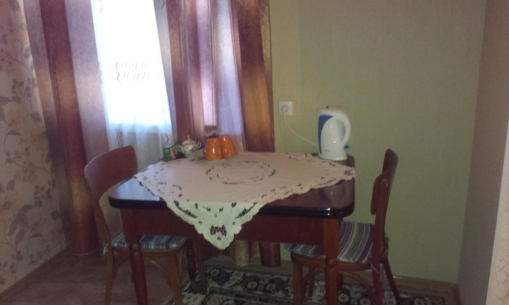 Celebrity Villa Kamyanets-Podilski Oda fotoğraf